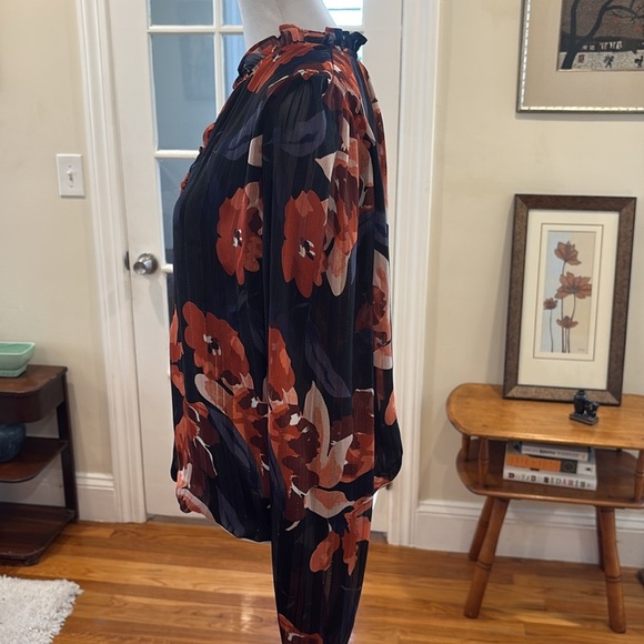 Haver London black/orange floral design pullover Blouse.  Size L - Picture 4 of 10